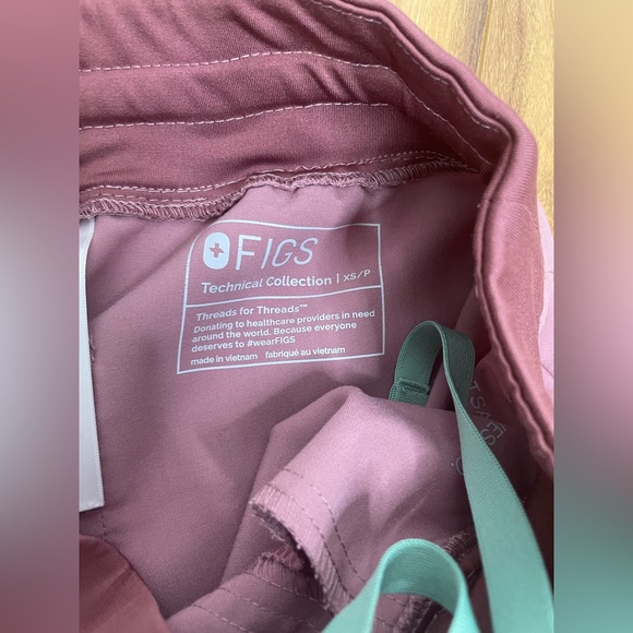 Limited Edition Figs Scrub Set Mineral Mauve Blue Drawstring - Picture 4 of 9